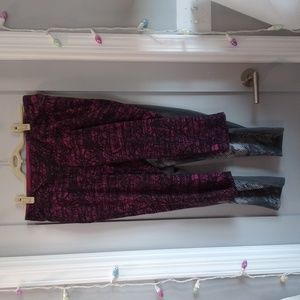 Old Navy Lot of 2 Capri yoga pants